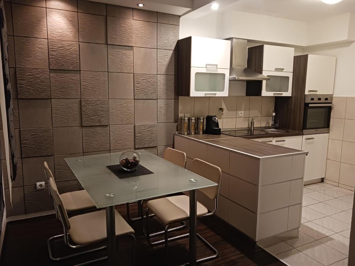 Familyhouse Διαμέρισμα Πούλα Εξωτερικό φωτογραφία